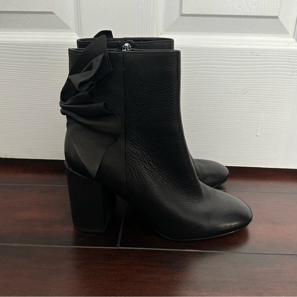 Size 8.5 Joyce Azria Black Bow Detail Block Heel Boots Booties - Picture 3 of 8